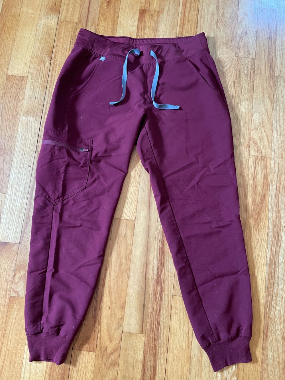 Figs Women's Burgundy Scrub Bottoms Joggers Small Petite